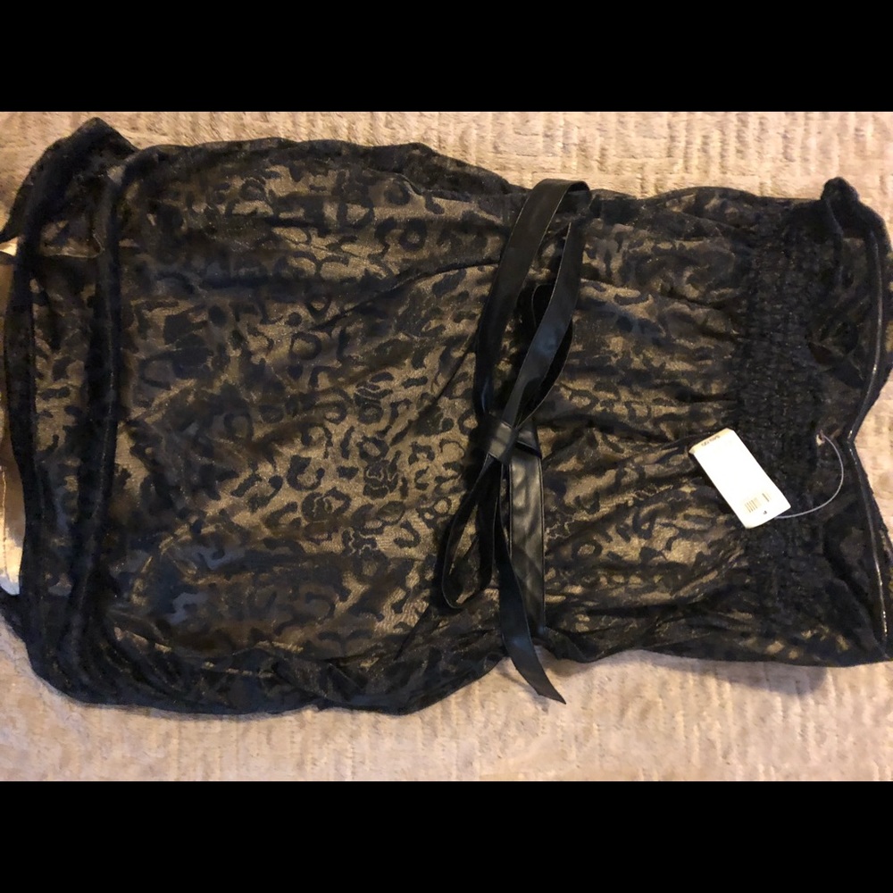 Black Strapless Mini Dress w/Gold Liner - Picture 4 of 5